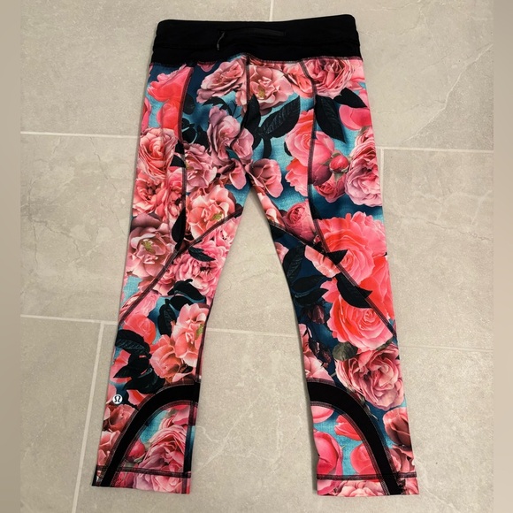 Lululemon Secret Garden Run Inspire Crop Leggings Size 4 - Picture 7 of 13